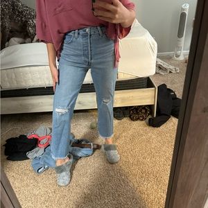 Levi’s rib cage straight ankle size 27